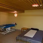 Apartment Im Zentrum- Schwimmbad Und 400m Von Skiliften Entfernt By Interhome St. Moritz