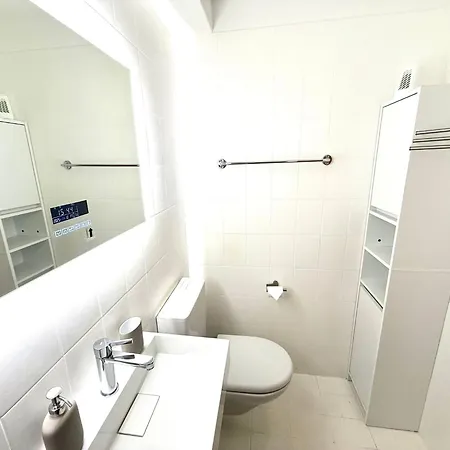 Apartment Im Zentrum- Schwimmbad Und 400m Von Skiliften Entfernt By Interhome St. Moritz